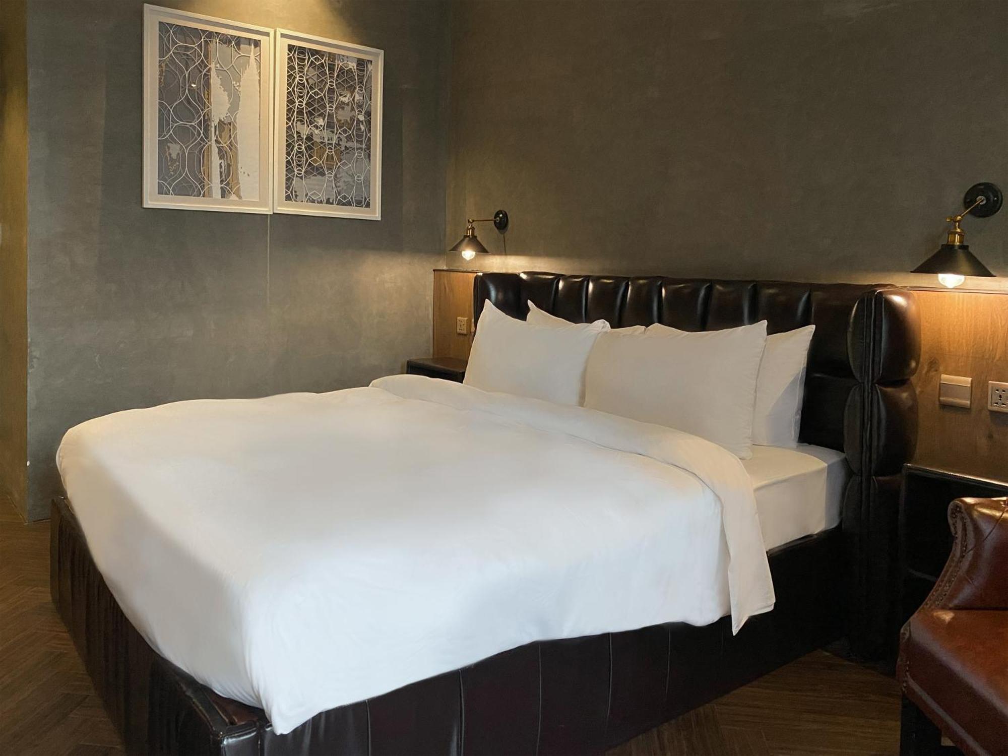 Check Inn Phnom Penh Bkk1 Εξωτερικό φωτογραφία