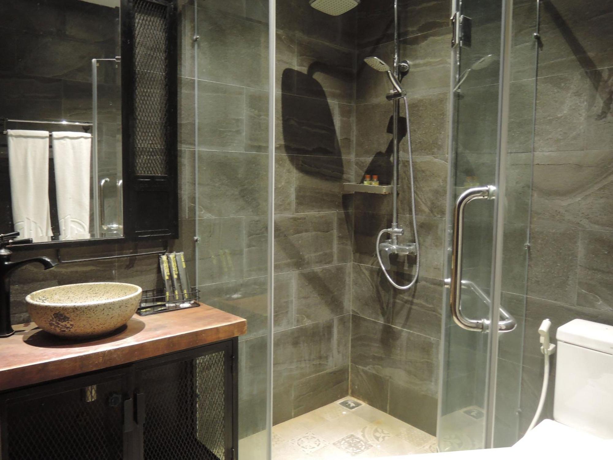 Check Inn Phnom Penh Bkk1 Εξωτερικό φωτογραφία